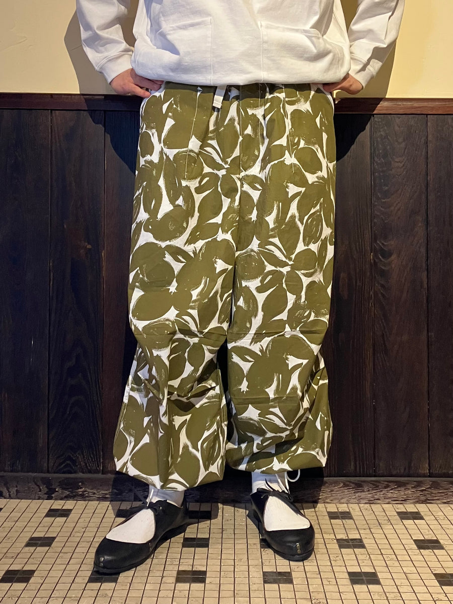S/S フラワータックカーゴパンツ 2181BE58-141E-45B2-84E7-