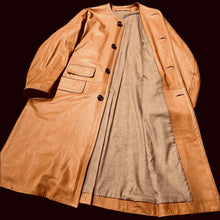 Load image into Gallery viewer, 直営店別注 472434 カウレザーカラーレスロングコート