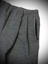 Load image into Gallery viewer, 462506 バランサーキュラーニット トラックパンツ