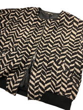 Load image into Gallery viewer, 472528 直営店別注 ビッグヘリンボーン ノーカラーブルゾン