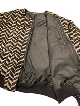 Load image into Gallery viewer, 472528 直営店別注 ビッグヘリンボーン ノーカラーブルゾン