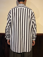 Load image into Gallery viewer, 422521 ボールドストライプ バンドカラーオーバーシャツ