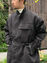 이미지를 갤러리 뷰어에 로드 , 472532 高密度シャンブレー スタンドカラーロングコート