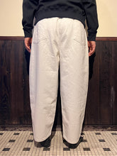 画像をギャラリービューアに読み込む, 862600 ワイドテーパード ホワイトデニムパンツ
