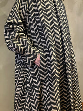 画像をギャラリービューアに読み込む, WOMEN&#39;S 472408 ウールロービングヘリンボーン  バルカラーコート
