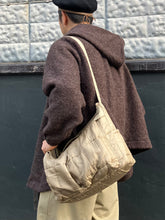 画像をギャラリービューアに読み込む, 482522  シルクキルティング　ショルダーバック
