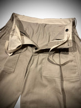 画像をギャラリービューアに読み込む, 462534  コーデュロイ　ユーティリティーパンツ
