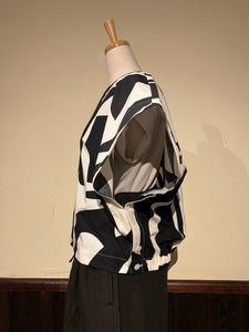Women 622537 　ペーパーカッティングプリント　スリーブレス　カーディガン