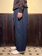 画像をギャラリービューアに読み込む, Woman's 462508  ワイドテーパード　ワンウォッシュ　デニムパンツ
