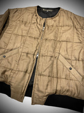 画像をギャラリービューアに読み込む, 472528  シルクキルティング　ノーカラーブルゾン

