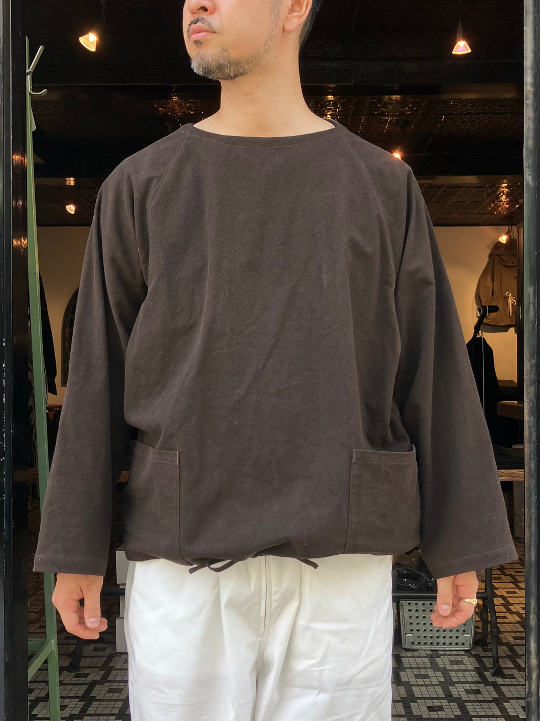 422525  泥染風コットンフランネル クルーネックラグランシャツ