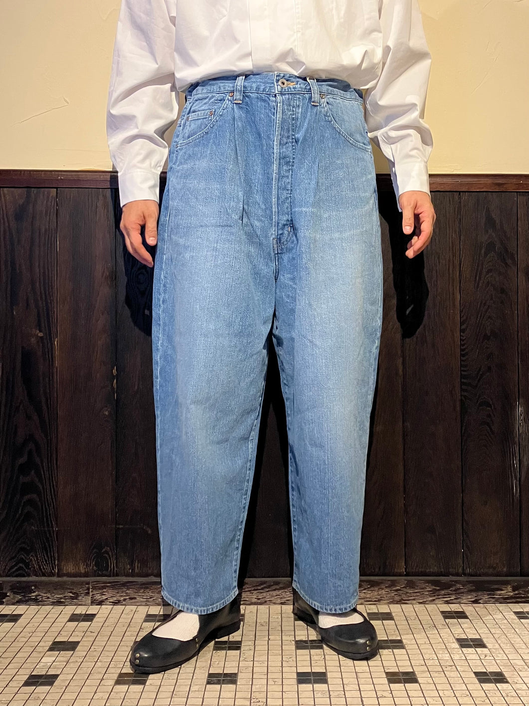 462504  ワイドテーパード　ヴィンテージウォッシュデニムパンツ