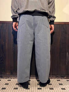 462501  ワイドテーパード　ブラックデニムパンツ