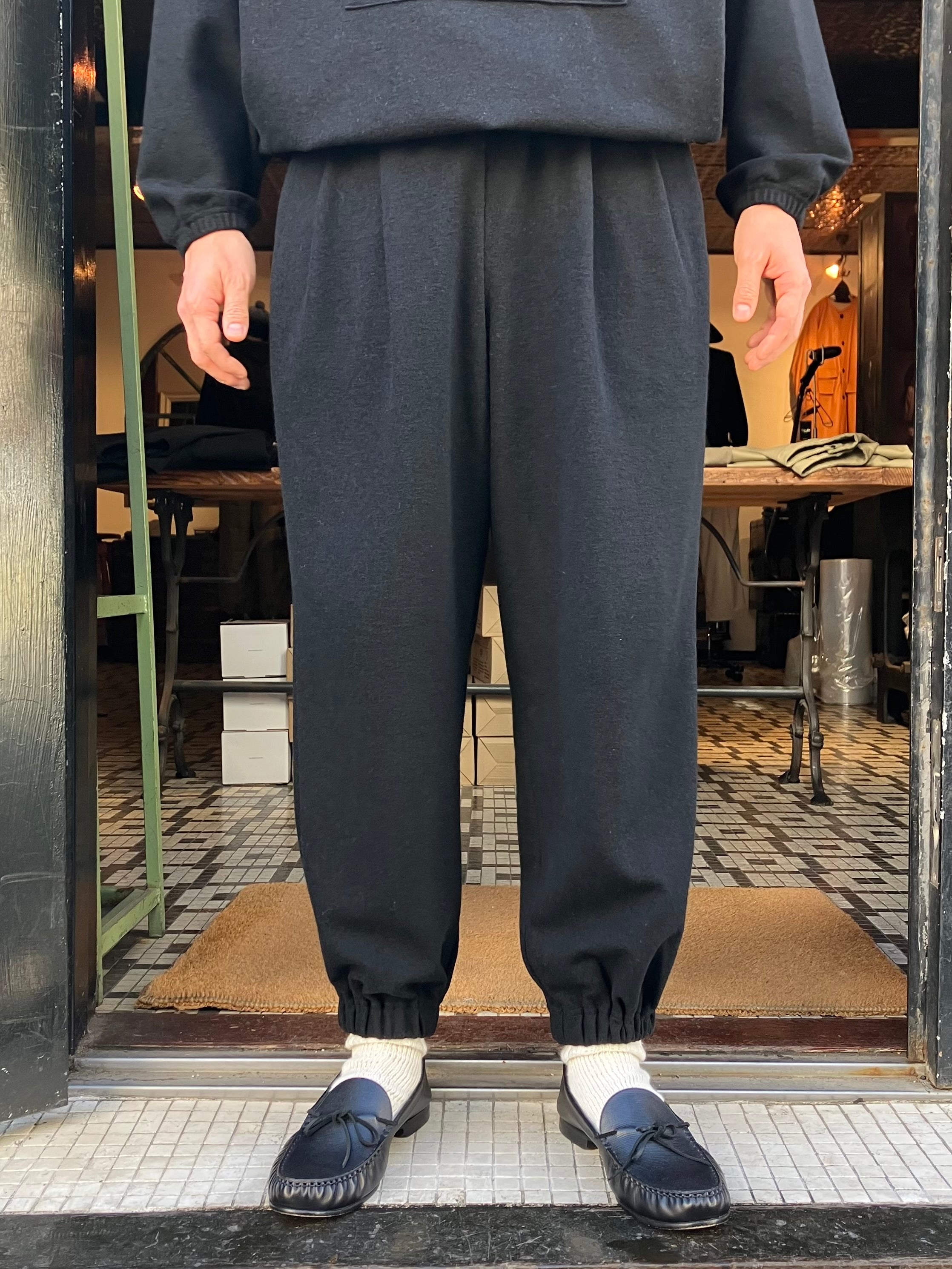 462506 バランサーキュラーニット トラックパンツ – HAVERSACK