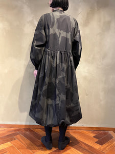 Women 322521 スクエアブラッシュプリント バンドカラー ロングワンピース