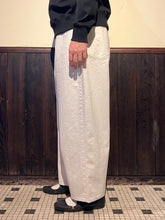 画像をギャラリービューアに読み込む, 862600 ワイドテーパード ホワイトデニムパンツ
