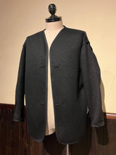 將圖片載入圖庫檢視器 472532  高密度シャンブレー　スタンドカラーロングコート
