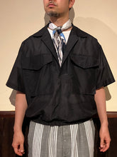 Load image into Gallery viewer, 822610 コットンシルクローン 半袖サファリシャツ
