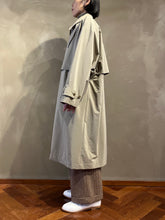 画像をギャラリービューアに読み込む, Woman&#39;s 472508　シルクコーティング　バルカラーコート
