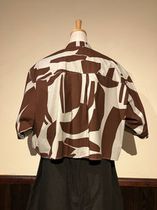 Women622533　 ペーパーカッティングプリント　クロップド　バンドカラーシャツ