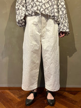 Load image into Gallery viewer, Woman's 862622 高密度ツイル ワイドパンツ
