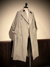 画像をギャラリービューアに読み込む, 472507  シルクコーティング　ラグラントレンチコート
