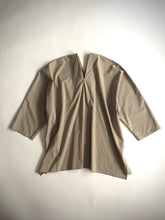 將圖片載入圖庫檢視器 Women 622728 (スーピマタイプライターVネックドルマンシャツ)
